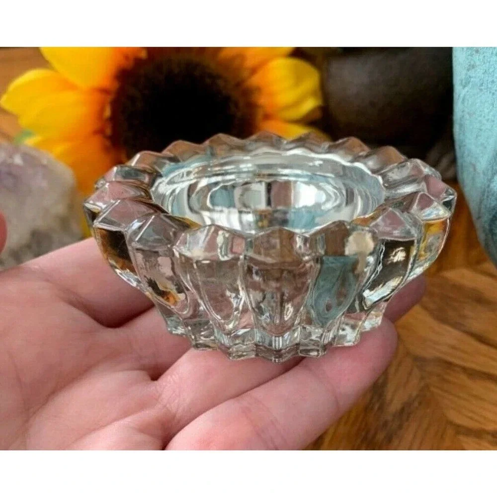 New Elegant Clear w/ Silver Fluted Glass Round Shaped Tea Light Candle Holder